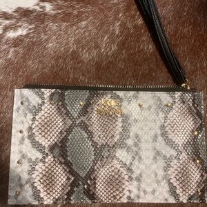 Jones New York Black and Cream Wristlet